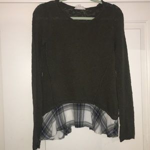 green top with flannel edge